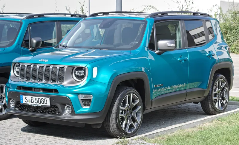 Jeep Renegade, kompaktné SUV, pohľad spredu a zboku