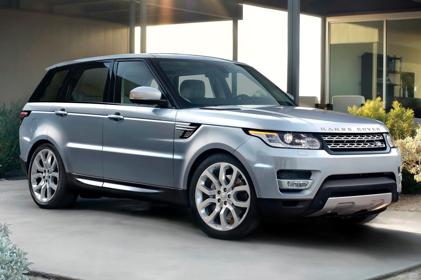 3 - 15 najmenej spoľahlivých áut, ktoré si môžete kúpiť - Range Rover Sport